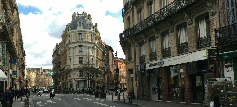 Vers la rue des Marchands à Toulouse